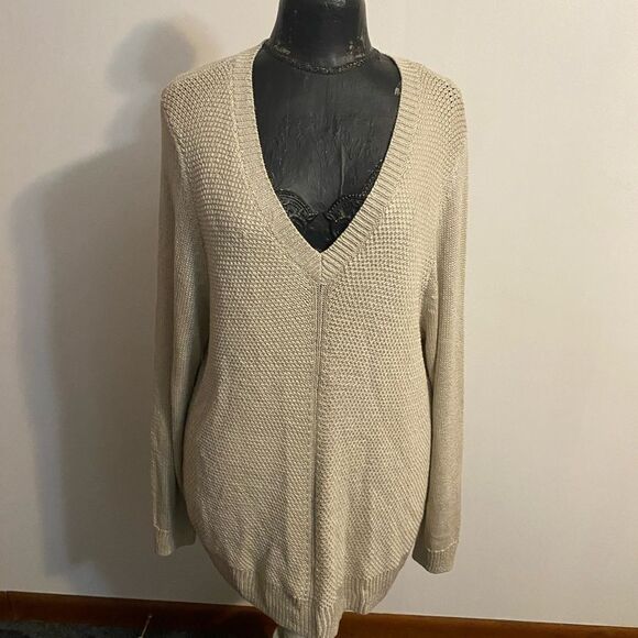 Apt 9 Beige V-neck Knit sweater, size 2X - Picture 1 of 3
